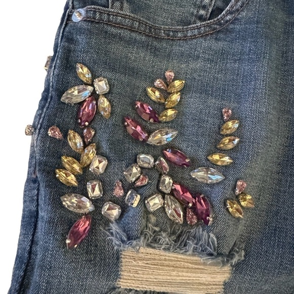 COPY - COPY - Size 8 high rise denim shorts with rine stones new no tag - Picture 3 of 7